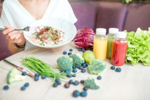 Vuelta a la rutina tras el verano: cómo recuperar hábitos saludables sin dietas extremas