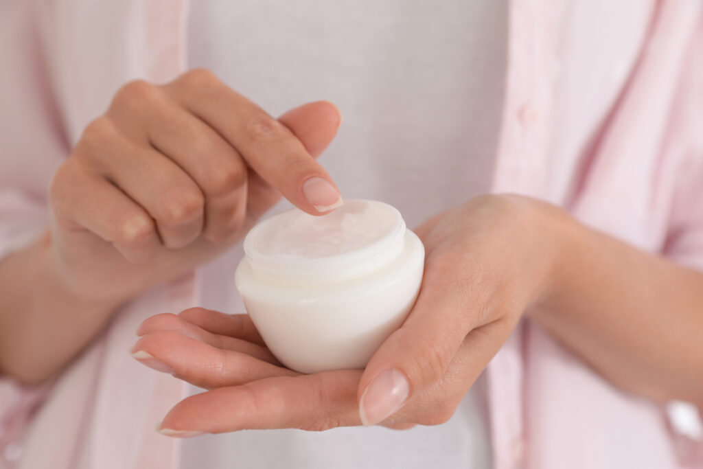 Productos para una rutina facial de limpieza, hidratación y protección solar